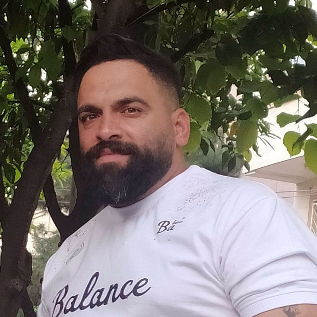 تصویر پروفایل میزبان