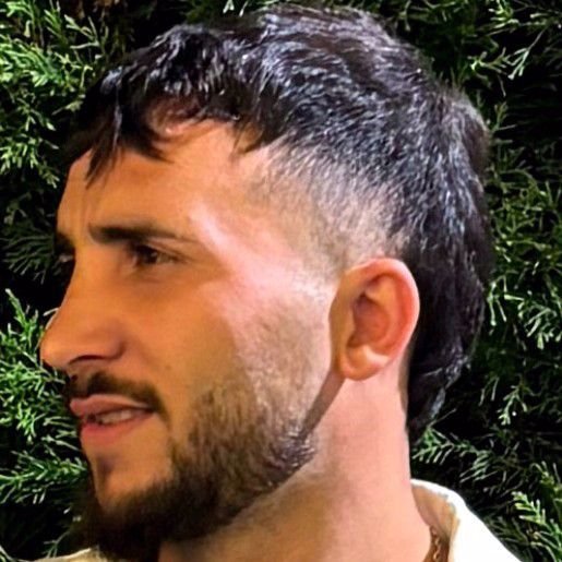 تصویر پروفایل میزبان