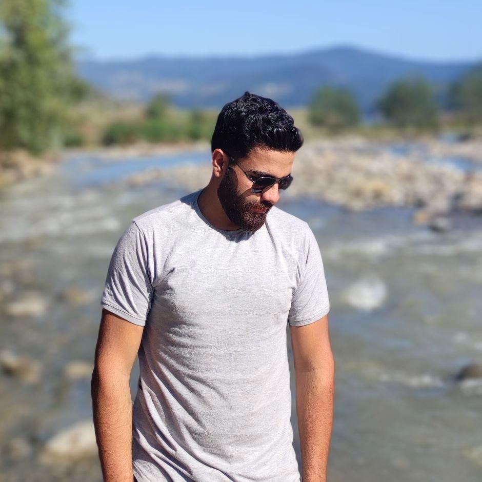 تصویر پروفایل میزبان