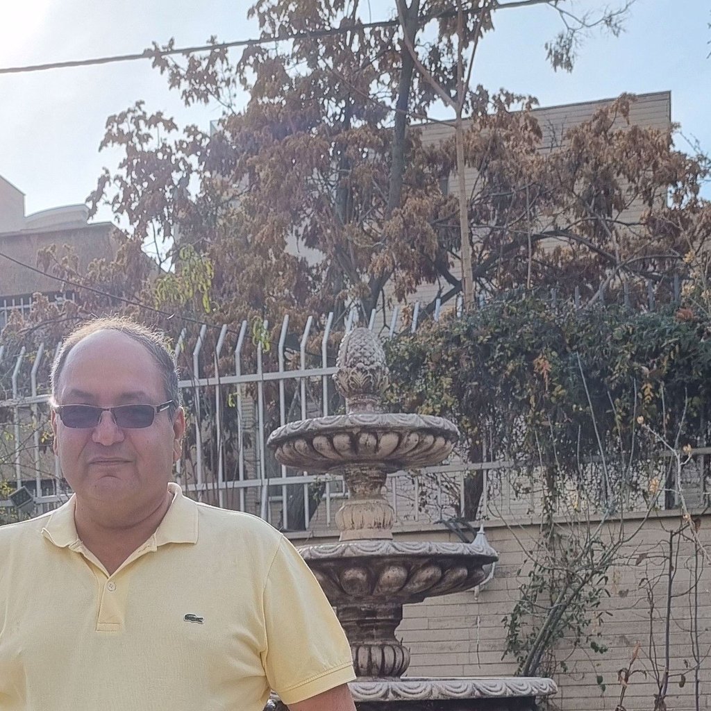 تصویر پروفایل میزبان