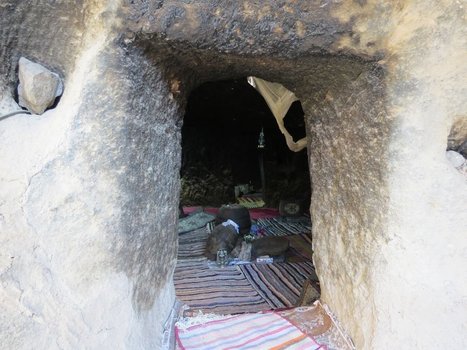 بوم گردی بن میمند - اتاق سنگی شش نفره