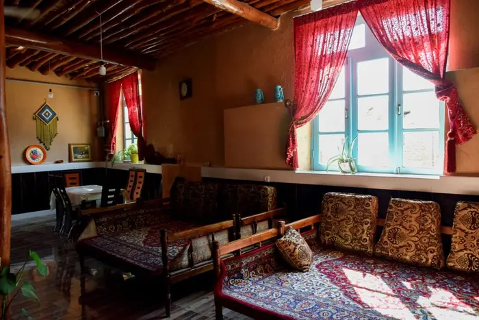 قاراپاپاق - واحد عصر آهن - رستوران اقامتگاه