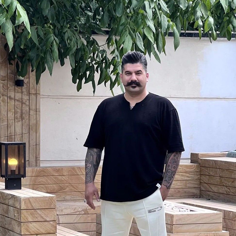 تصویر پروفایل میزبان