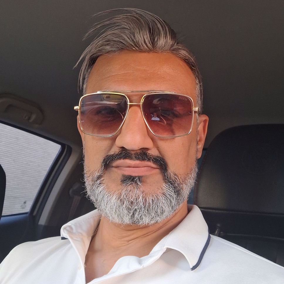 تصویر پروفایل میزبان