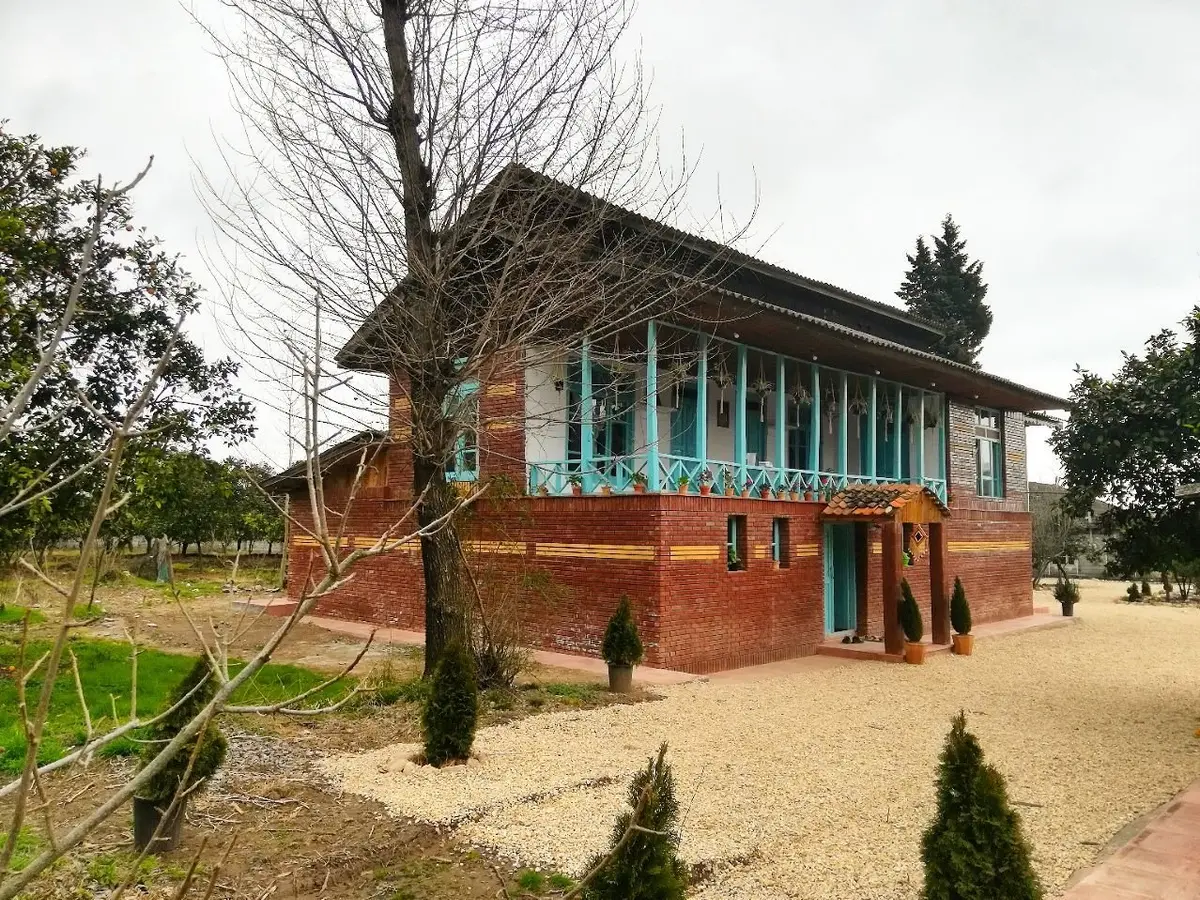 بوم گردی حاج حسین پرویزی - خانه کاهگلی اتاق یک