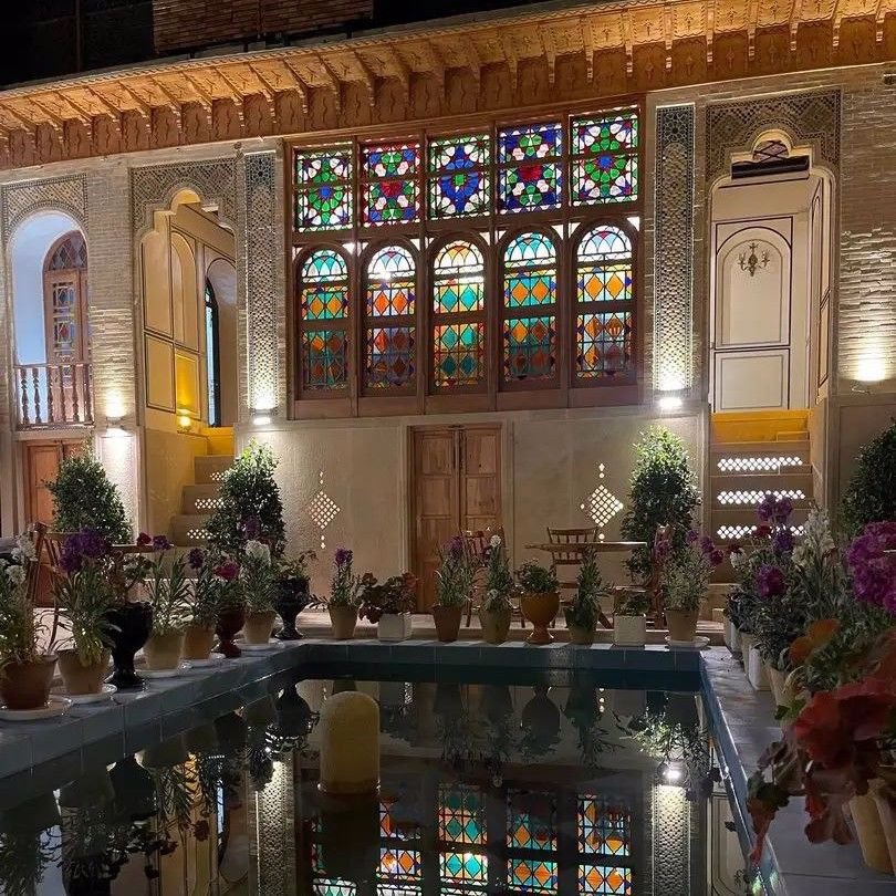 تصویر پروفایل میزبان