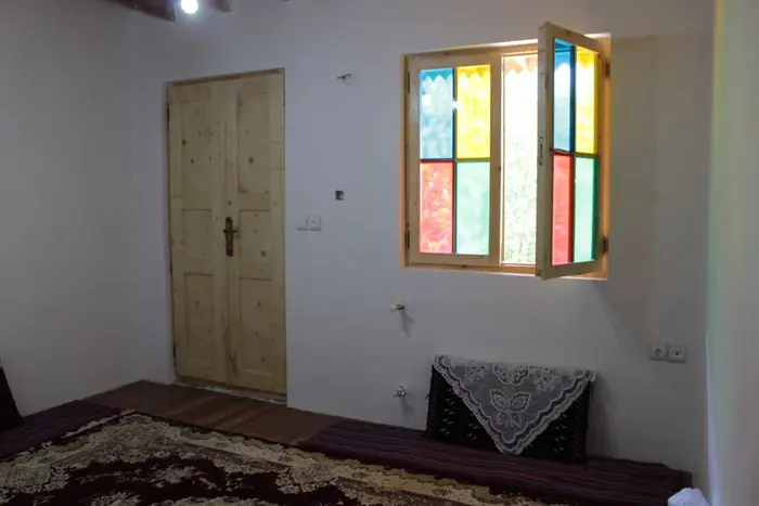 بوم گردی گیلسو - اولین اتاق طبقه بالا.