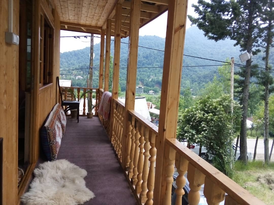 کلبه دوخوابه چوبی مبین