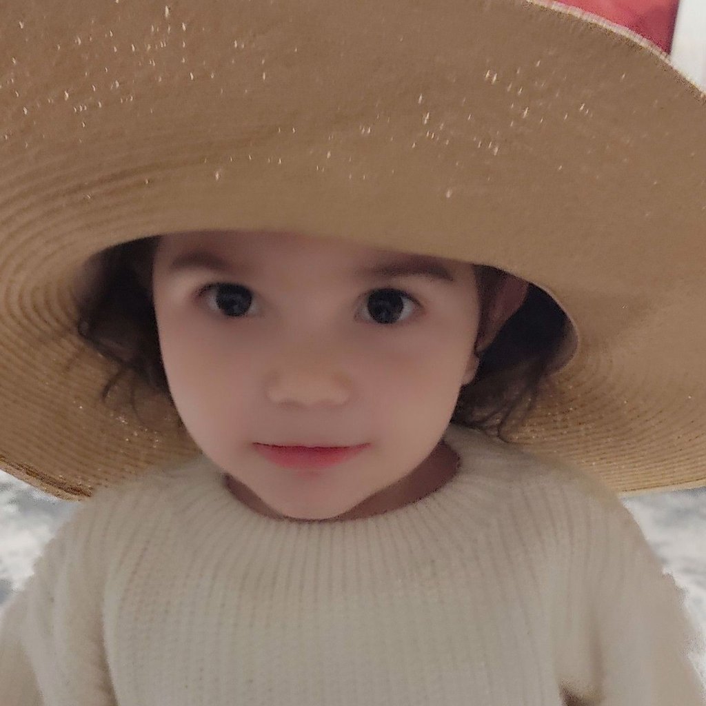 تصویر پروفایل میزبان