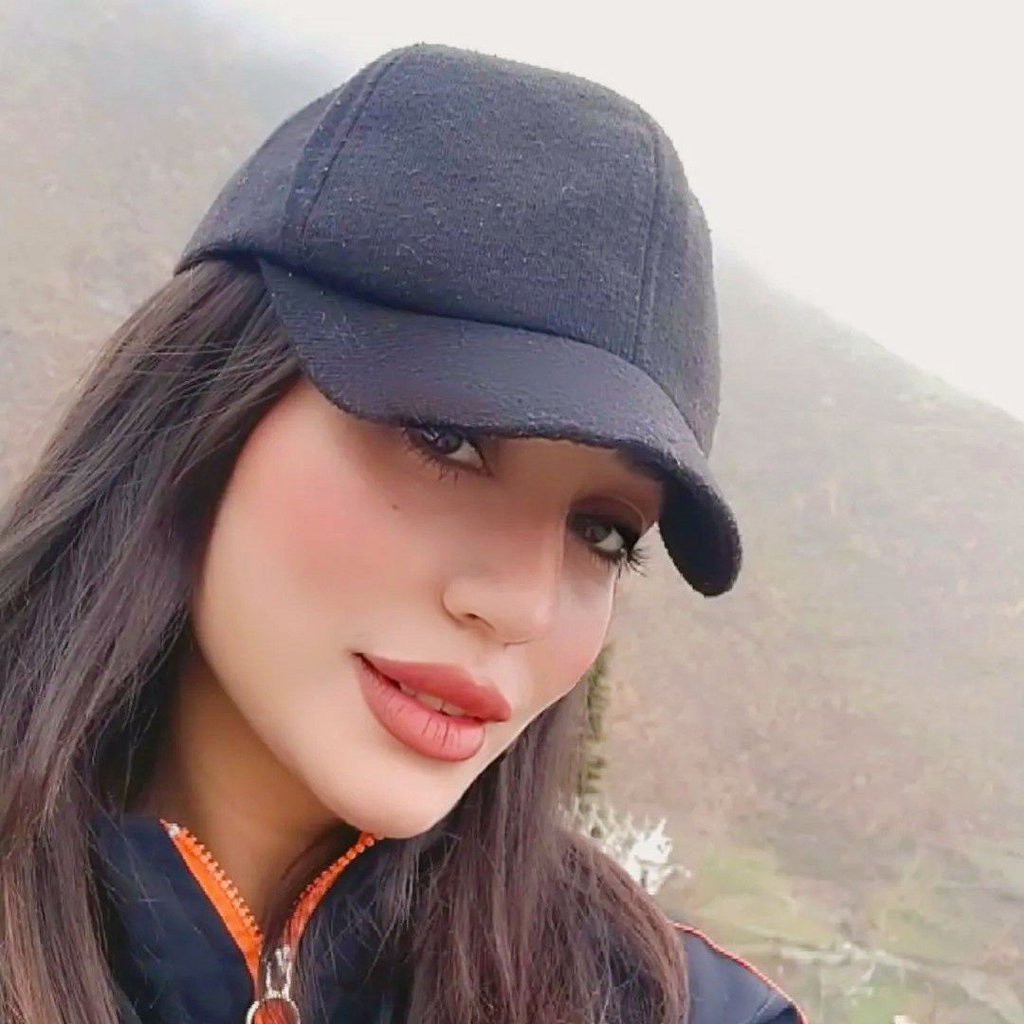 تصویر پروفایل میزبان