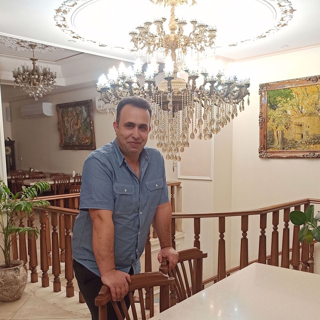 تصویر پروفایل میزبان