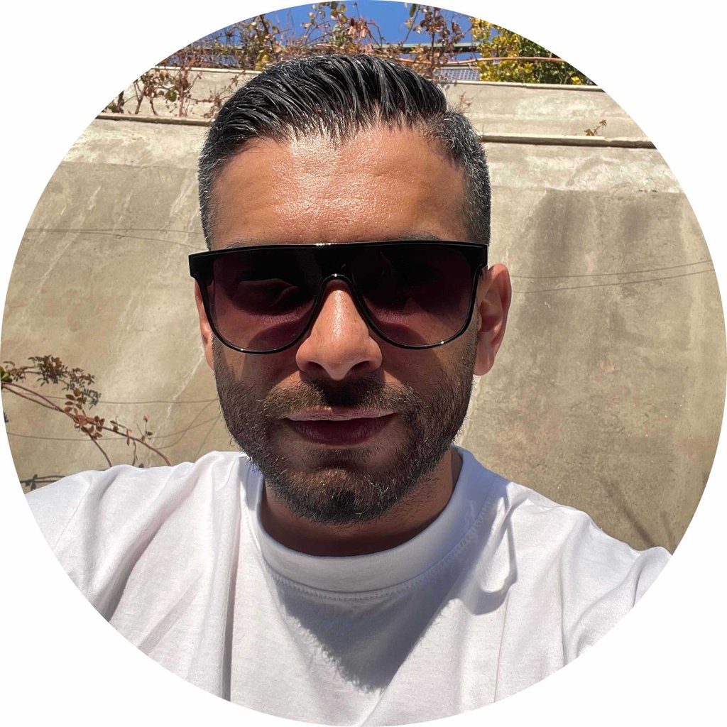 تصویر پروفایل میزبان