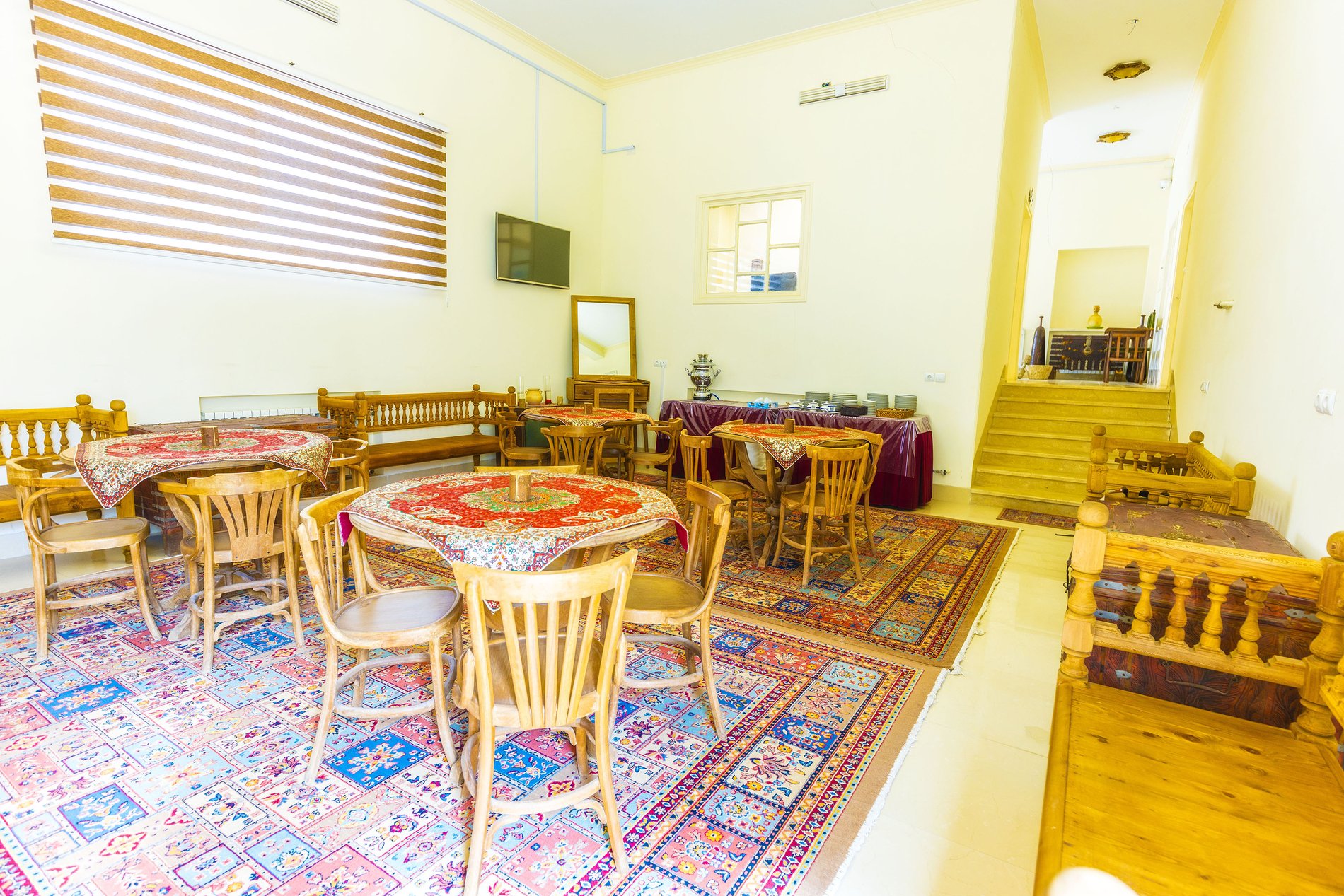 مسافرخانه سنتی بنیاد - سوئیت سنتی