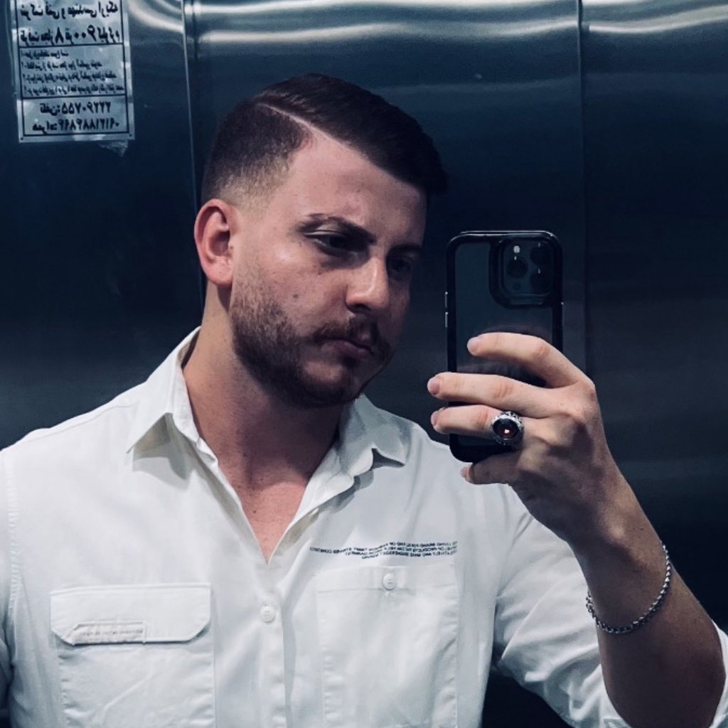 تصویر پروفایل میزبان