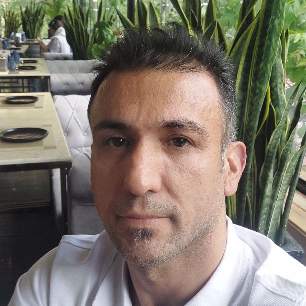 تصویر پروفایل میزبان