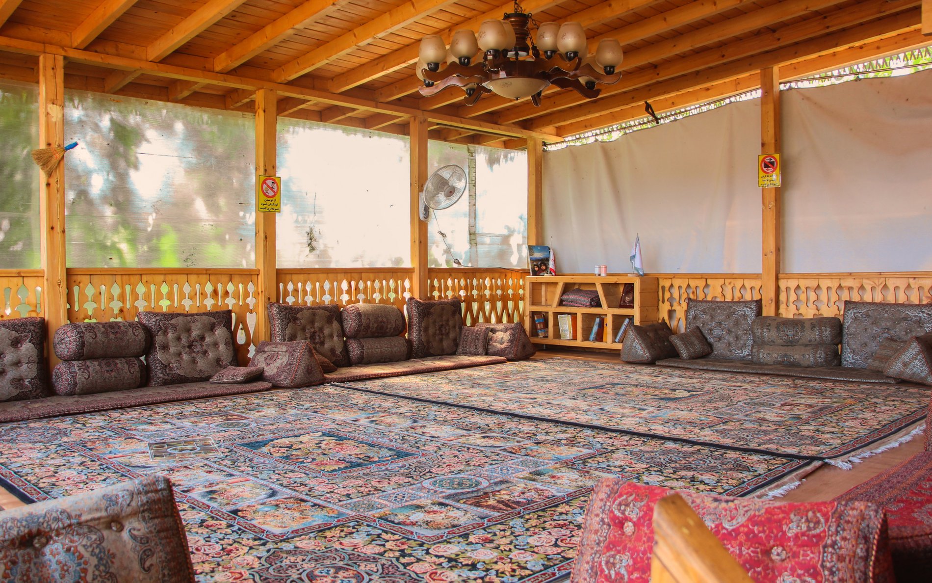 بوم گردی عمارت گیلان تاج - واحد 2