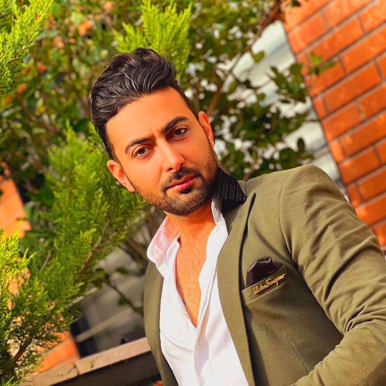 تصویر پروفایل میزبان