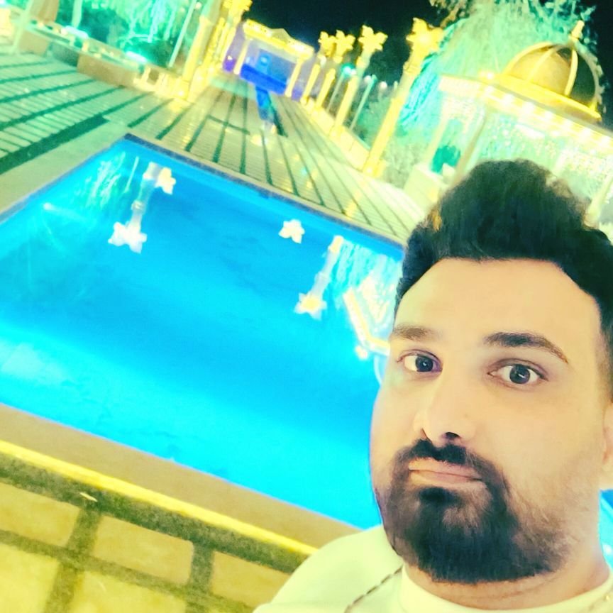 تصویر پروفایل میزبان