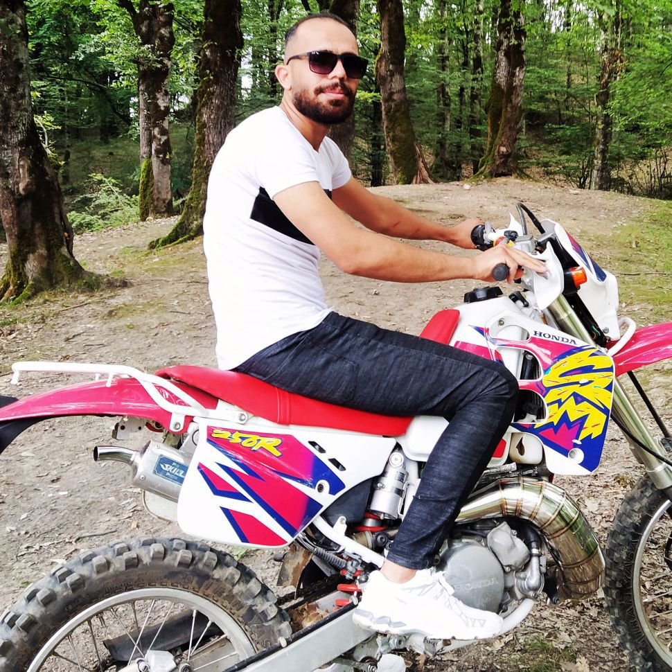 تصویر پروفایل میزبان