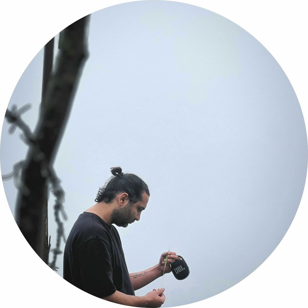 تصویر پروفایل میزبان