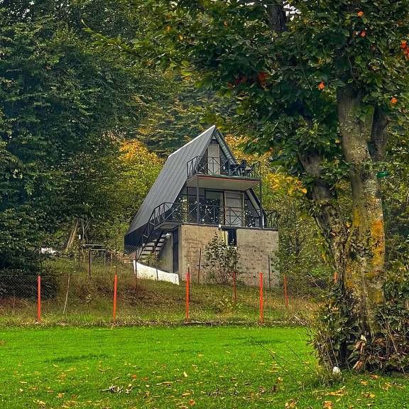 تصویر پروفایل میزبان