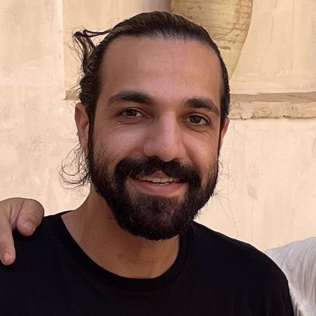 تصویر پروفایل میزبان