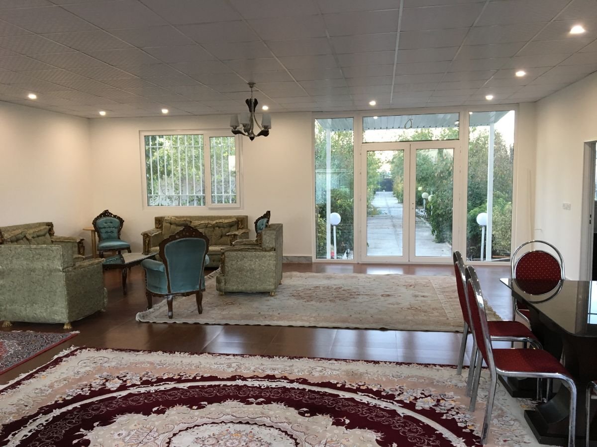 ویلا دوخوابه- پورصالح 4000 متری استخردار