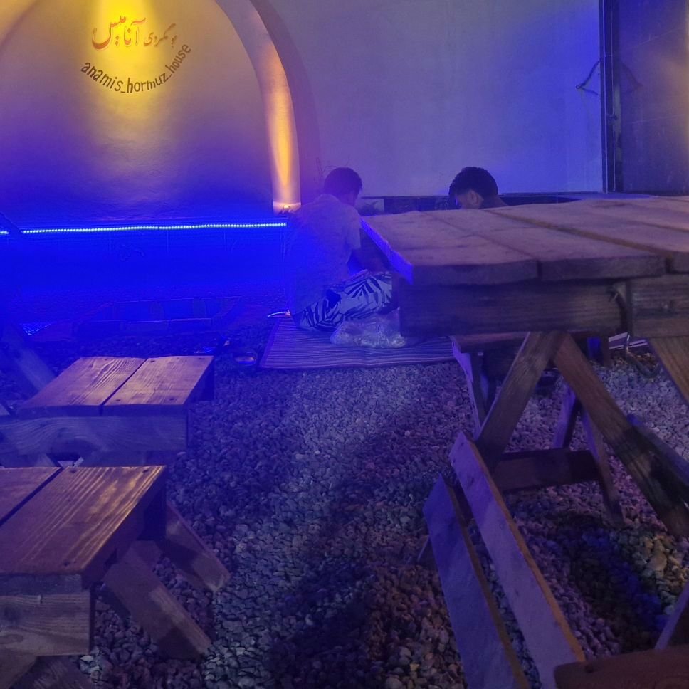 تصویر پروفایل میزبان