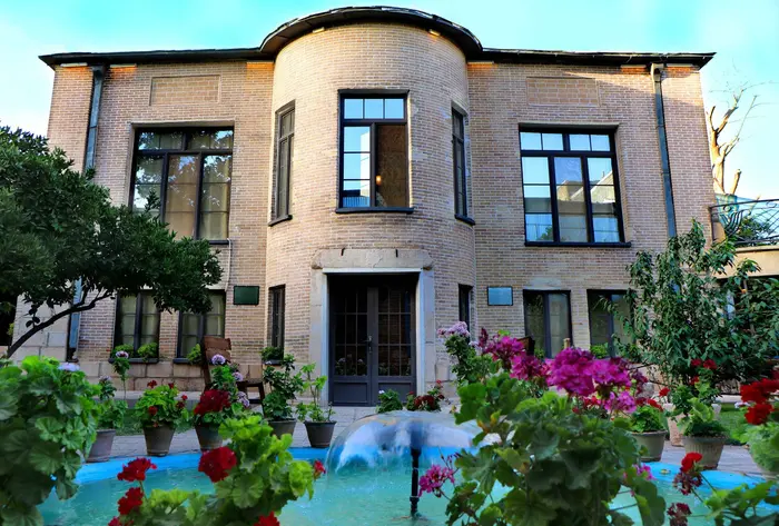 بوم گردی خانه باغ ایرانی - واحد صدرالدین محلاتی