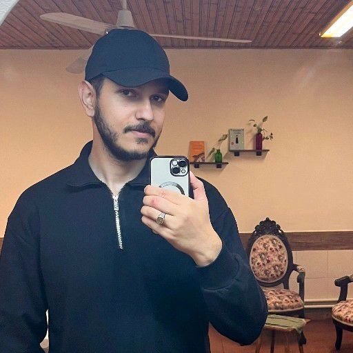 تصویر پروفایل میزبان