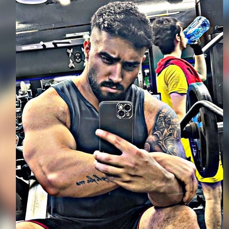 تصویر پروفایل میزبان