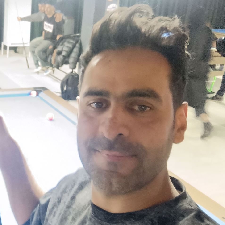 تصویر پروفایل میزبان