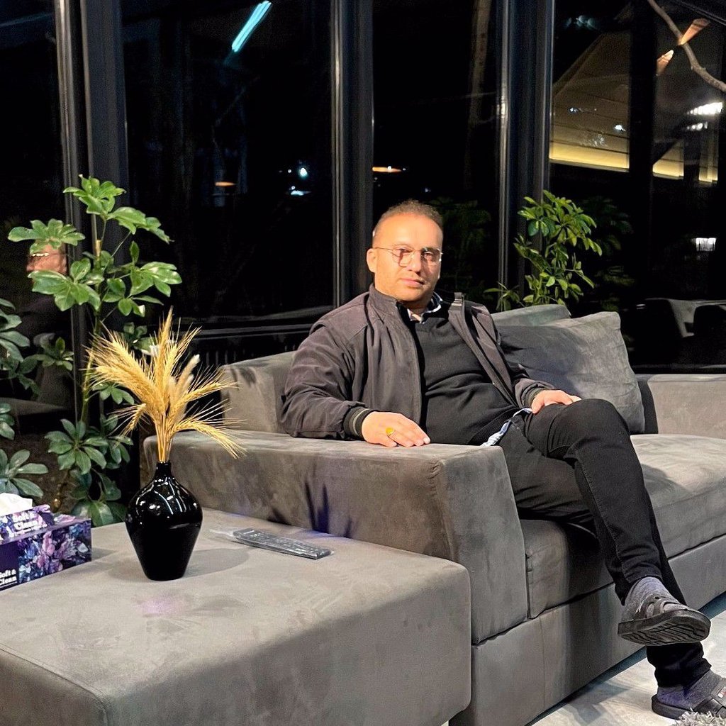 تصویر پروفایل میزبان