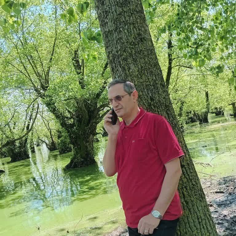 تصویر پروفایل میزبان