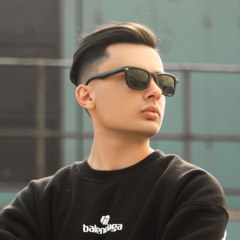 تصویر پروفایل میزبان