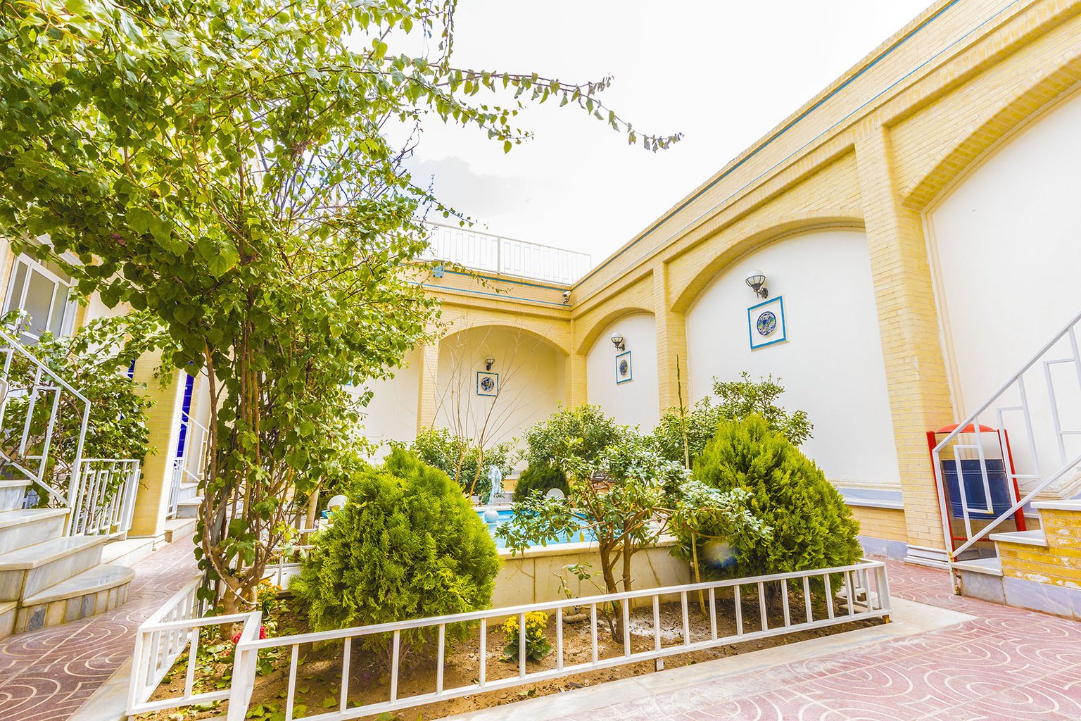 مسافرخانه سنتی بنیاد - سوئیت سنتی