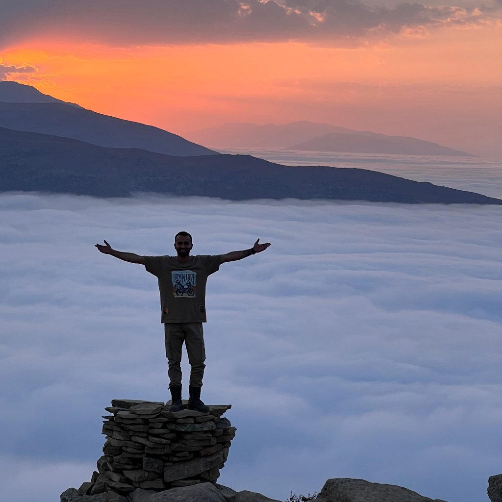 تصویر پروفایل میزبان