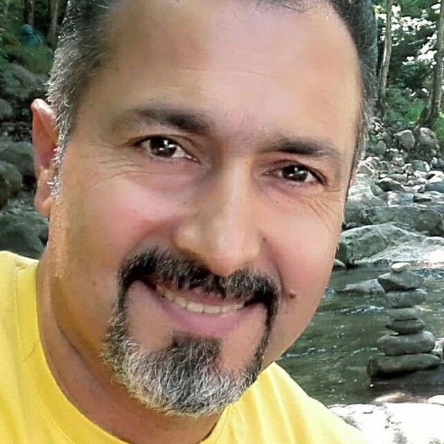 تصویر پروفایل میزبان