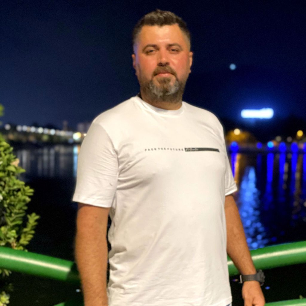 تصویر پروفایل میزبان