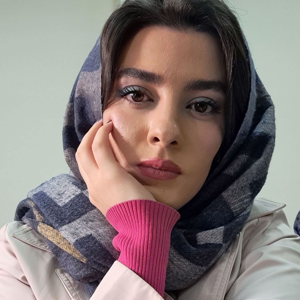 یلدا احمدی
