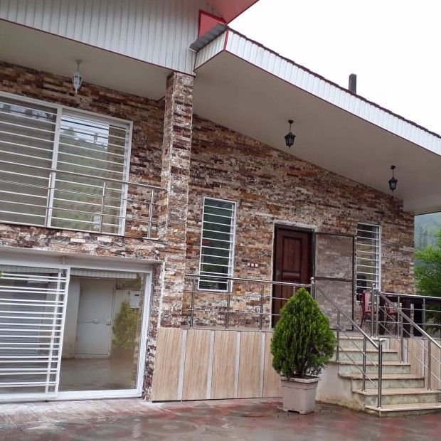 تصویر پروفایل میزبان