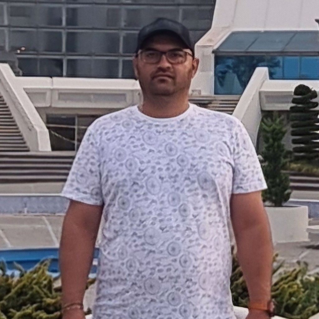 تصویر پروفایل میزبان