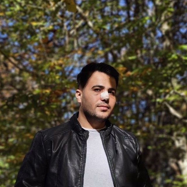 تصویر پروفایل میزبان