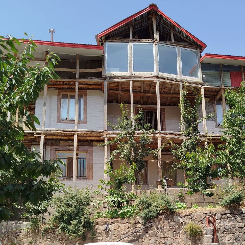 تصویر پروفایل میزبان