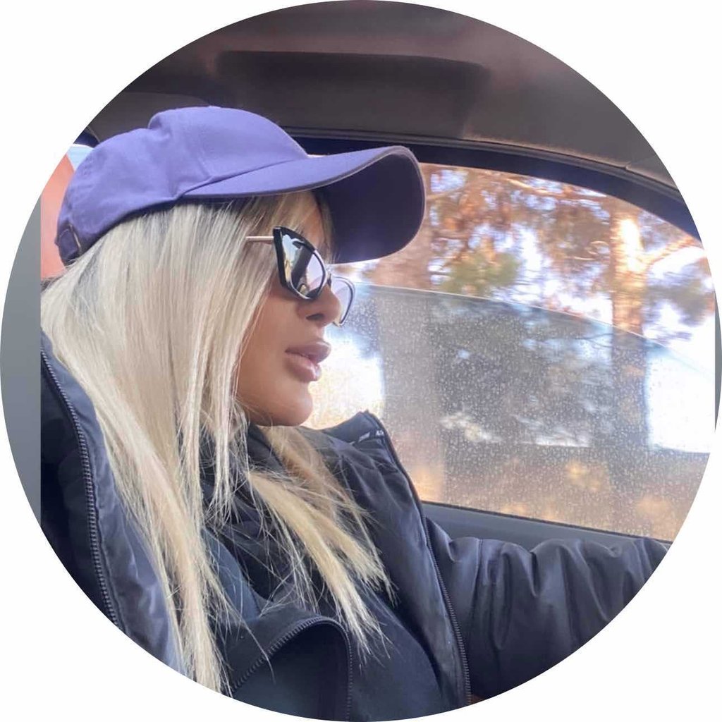 تصویر پروفایل میزبان