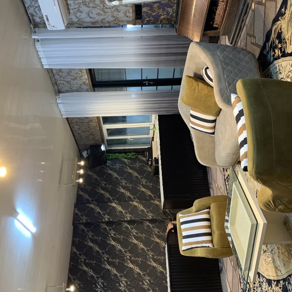 تصویر پروفایل میزبان