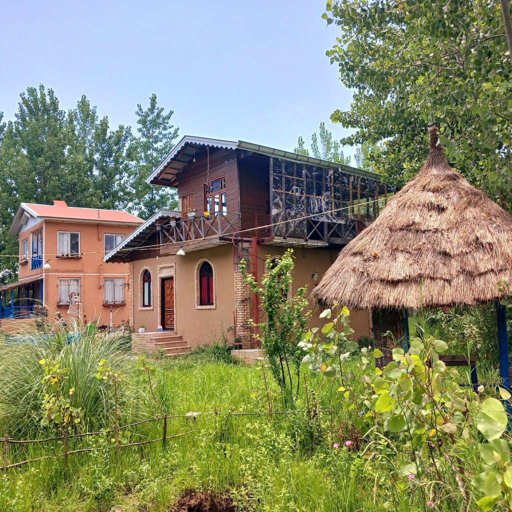 تصویر پروفایل میزبان