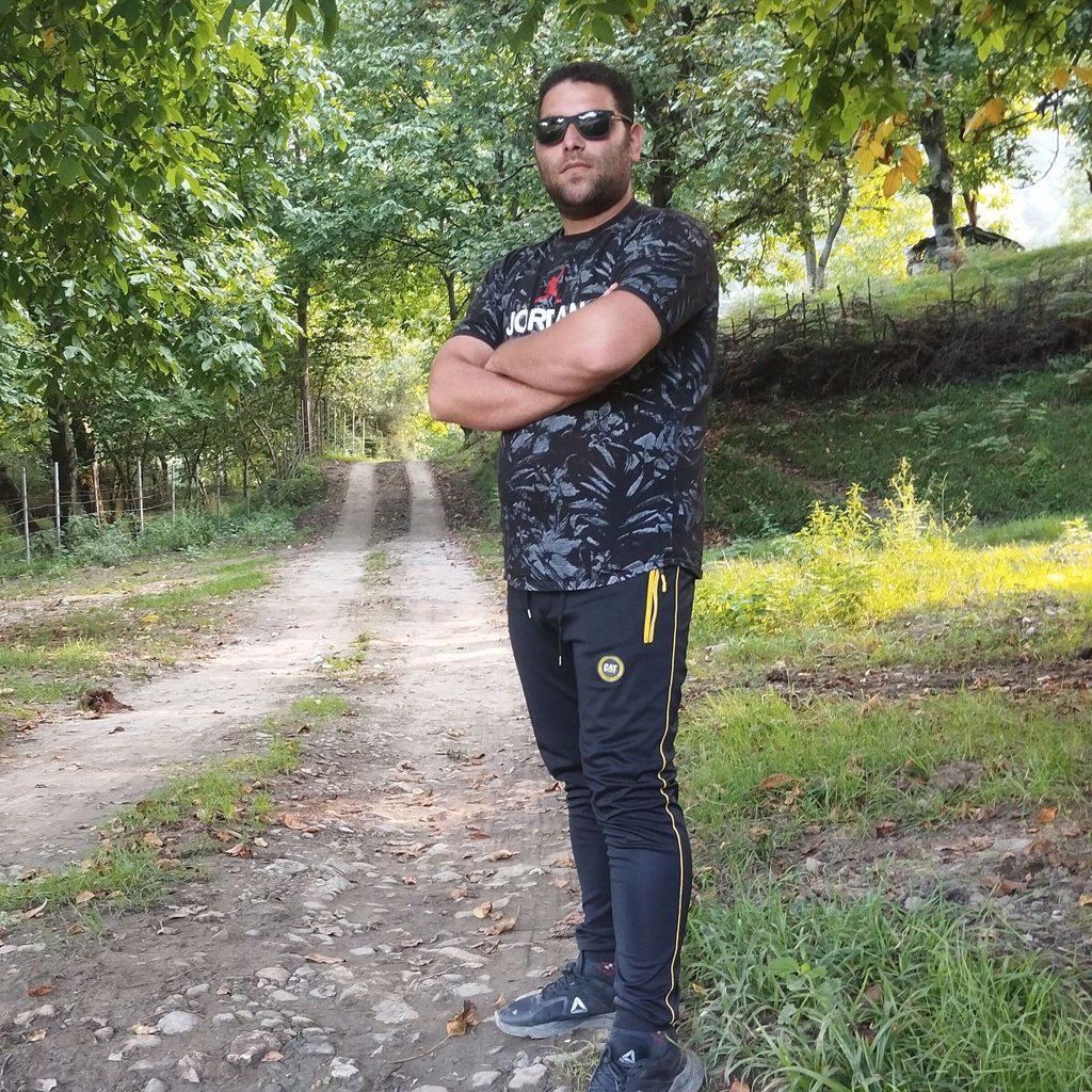 تصویر پروفایل میزبان