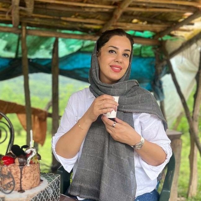 میزبان جاباما - مهری زمانی