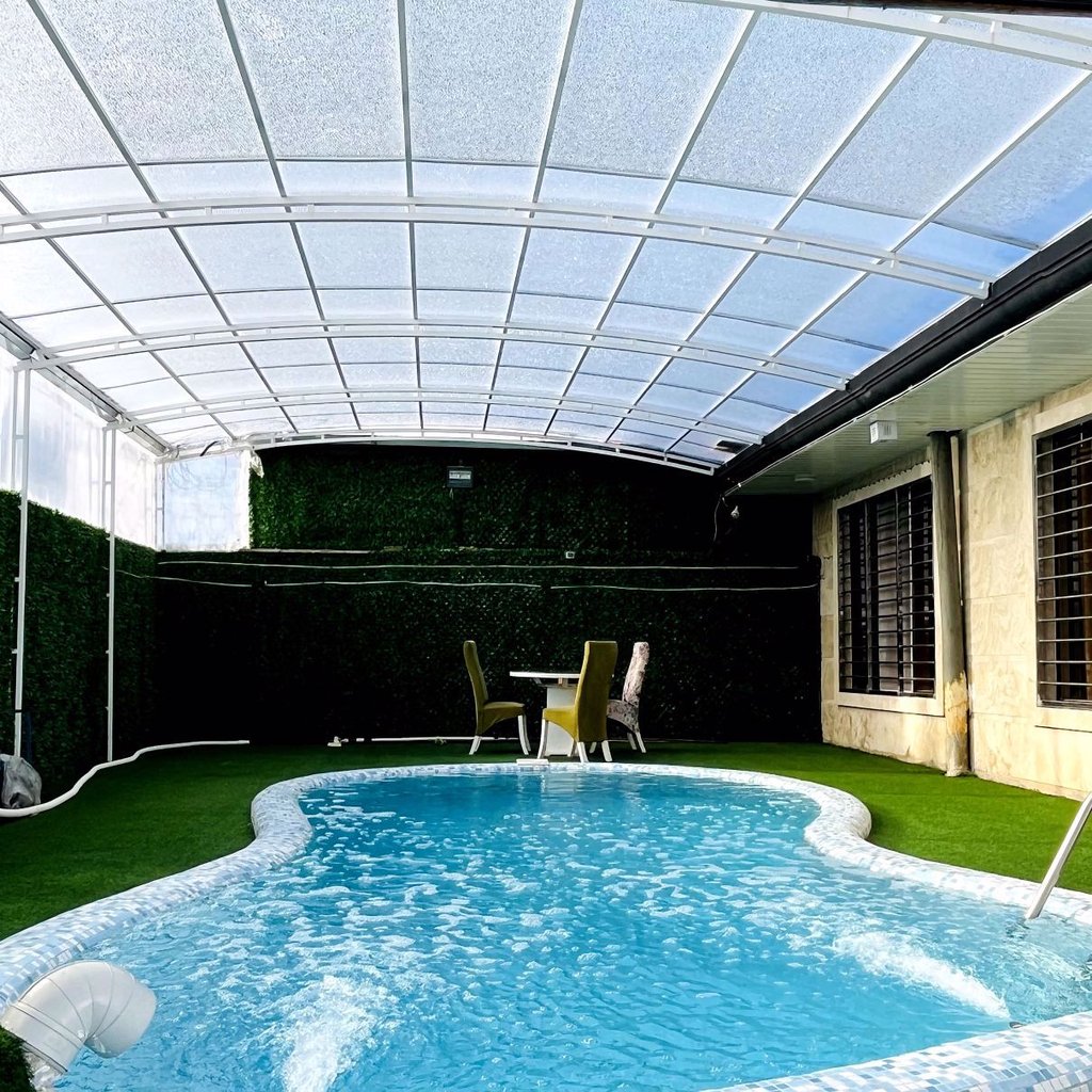 تصویر پروفایل میزبان